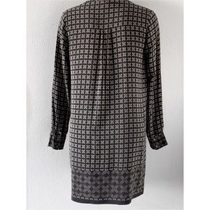 Vince Dresses - VINCE SILK BLACK BORDER PRINT SHIFT DRESS SZ 8 Vince Dresses - VINCE SILK BLACK BORDER PRINT SHIFT DRESS SZ 8